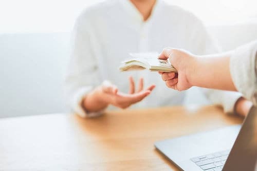 beneficii de împrumut pe termen scurt